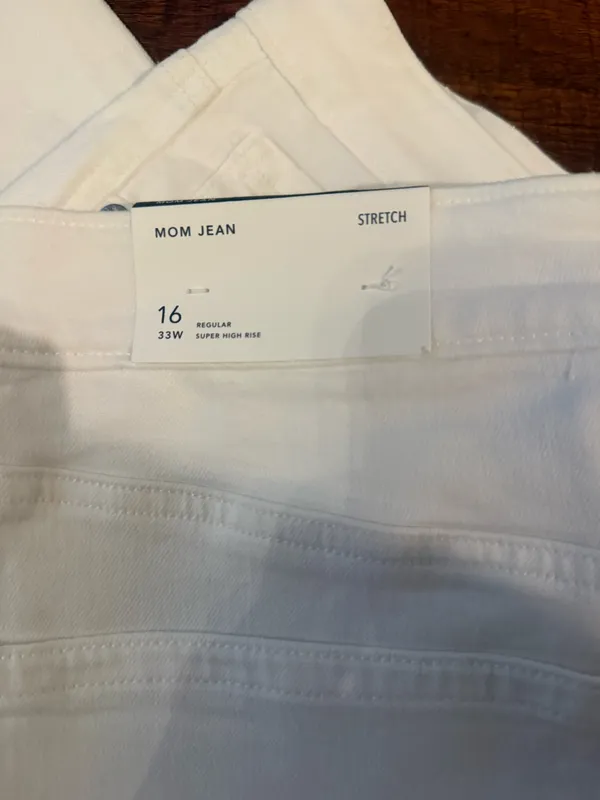 American Eagle Mom Jeans - Image 3