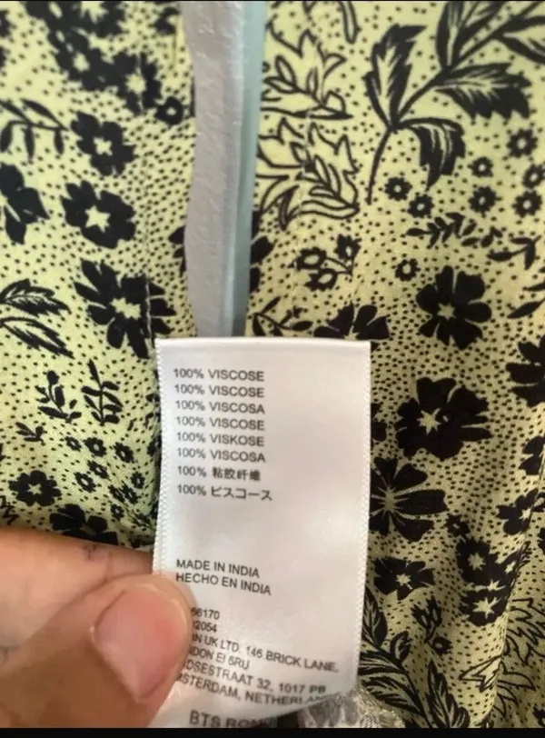Urban Outfitters Sorrento wrap romper green floral print and puff sleeves small - Image 11