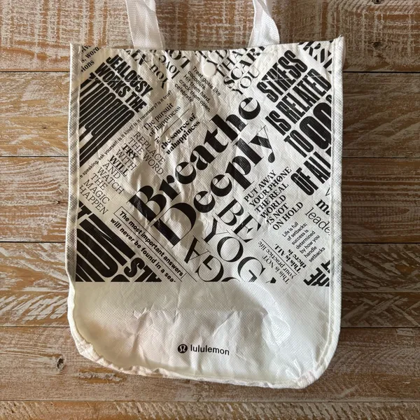 Lululemon Small Reusable Bag 🖤 White/Black Logo | Pre-Loved Excellent Condition - Image 2