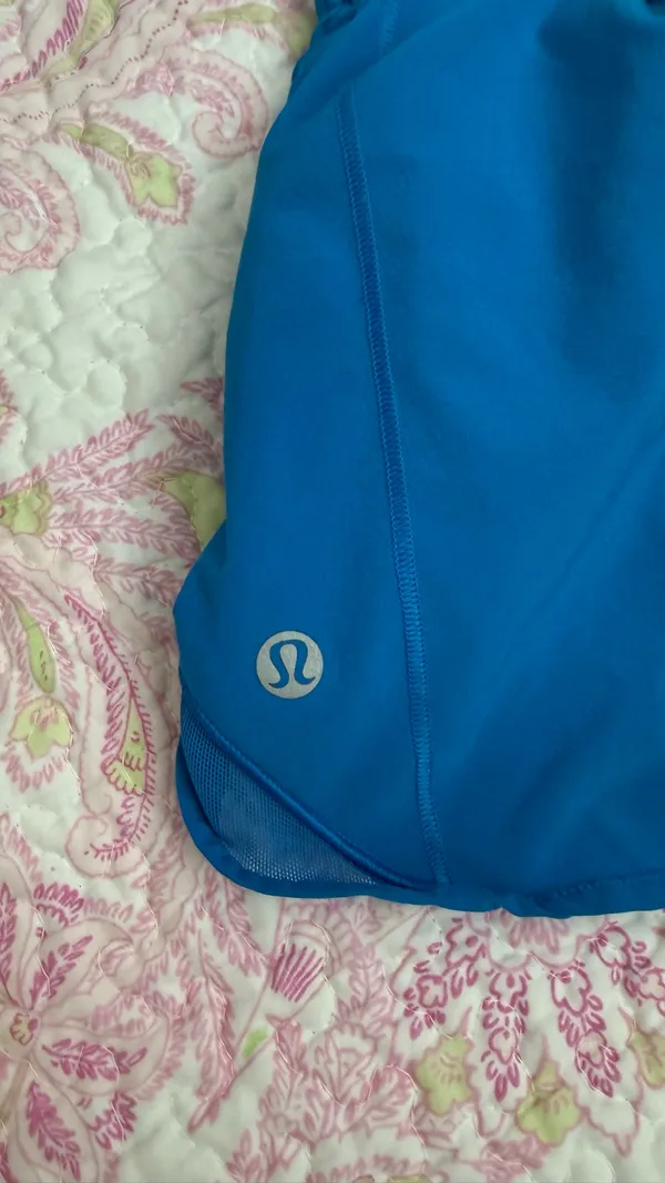 Lululemon Shorts Hot Hot - Image 3