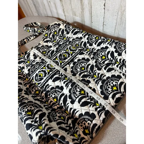 Vera Bradley Curvy Tote in Fanfare - Retired Pattern Like New‎ - Image 6
