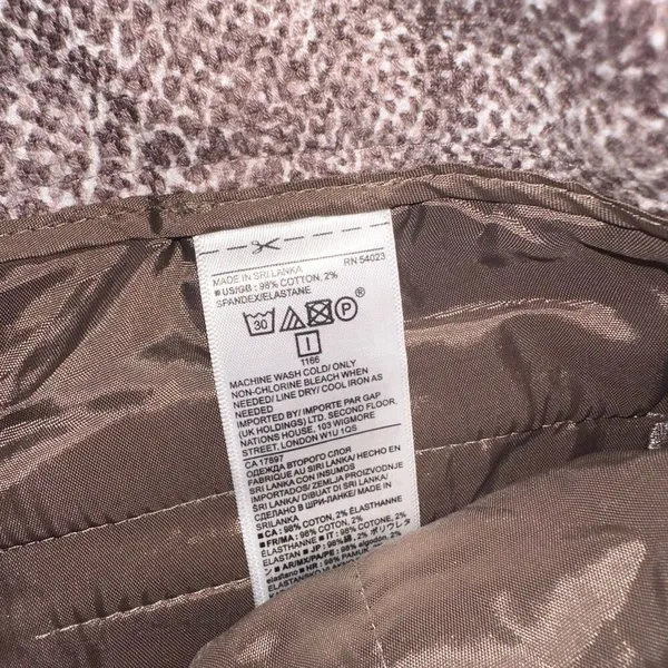 Banana Republic brown snakeskin textured size 4 shorts - Image 3