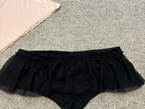 Victoria's Secret NWT Soft Pink and Black Satin-Trim Cami & Booty short sleep set Large - Image 2