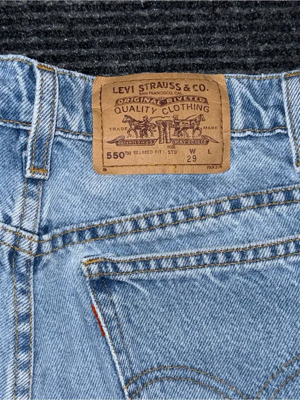 Vintage 90s Levi’s 550 Relaxed Student Fit Denim Shorts Sz 26 (tag 29) Jorts - Image 3