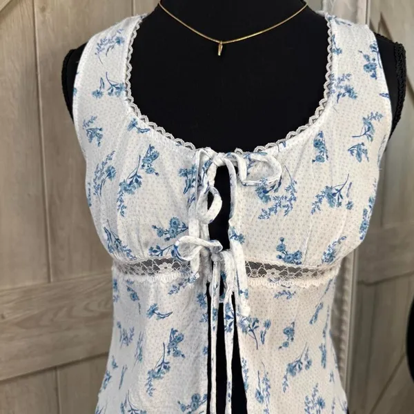 Sienna Sky Blue Floral Lace Tie-Front Top - Small - Image 3