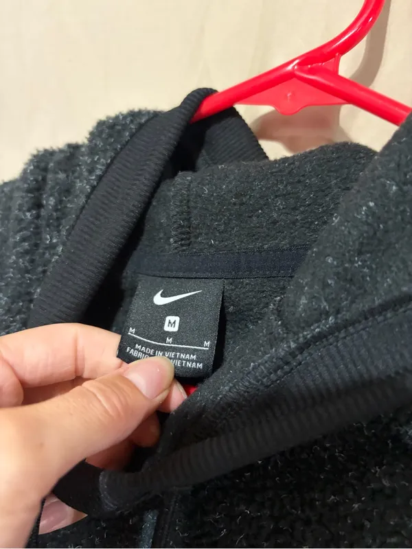 Nike sweatshirt - Image 2