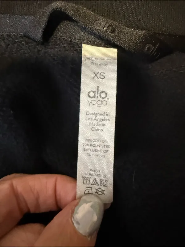 Alo - Renown Cropped Button-Up Pullover - Image 6
