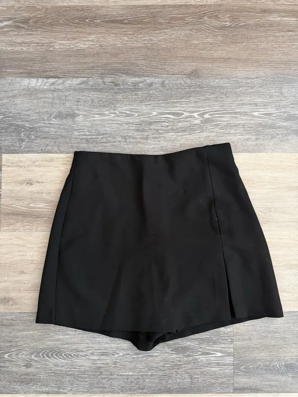 Zara Split Hem Black Mini Skort - Image 3