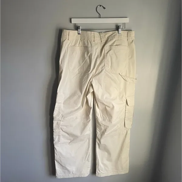 Abercrombie & Fitch Cream Cargo Pants Minimalist Street size 33 Waist 16s - Image 4