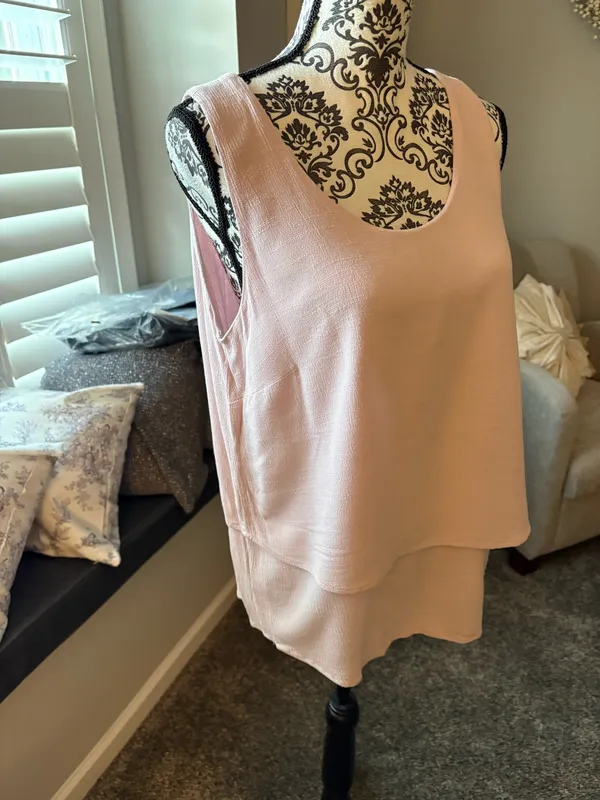 Coco and Carmen size small/medium dusty pink sleeveless tunic top - Image 3