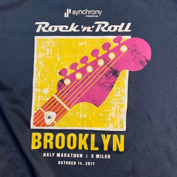 Brooks Rock‎ n Roll Marathon Series Brooklyn Half Marathon Womens M T-Shirt - Image 4