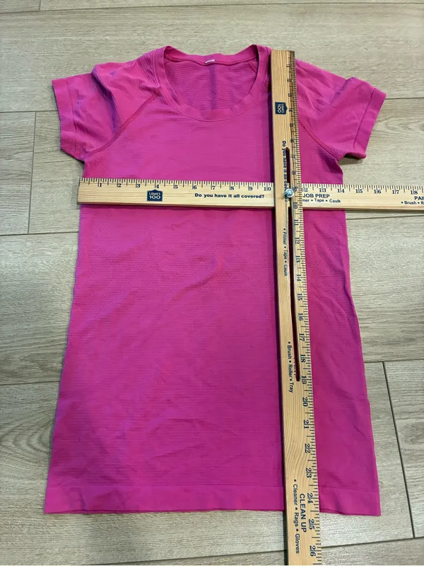 Lululemon Women’s Swiftly Tech Short Sleeve Tee Hot Pink Size 4 - Image 3