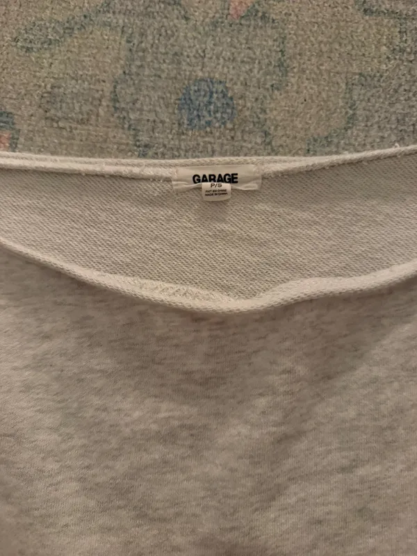 Garage Cropped Off-The-Shoulder Grey Sweatshirt - Image 3