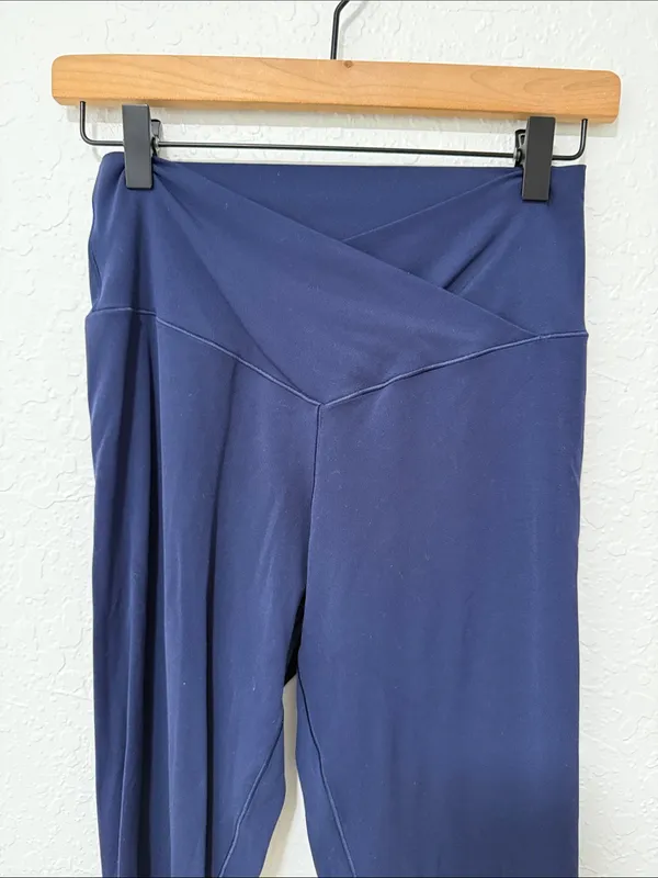 OFFLINE by AERIE Navy Blue Real Me Hi-Rise 7/8 Leggings - Image 4