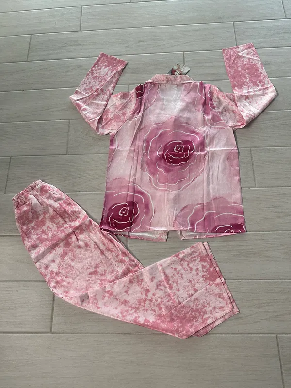 Print of the ombré florals pajamas set - Image 2