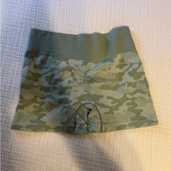 Camo Biker Shorts Green Size M - Image 2