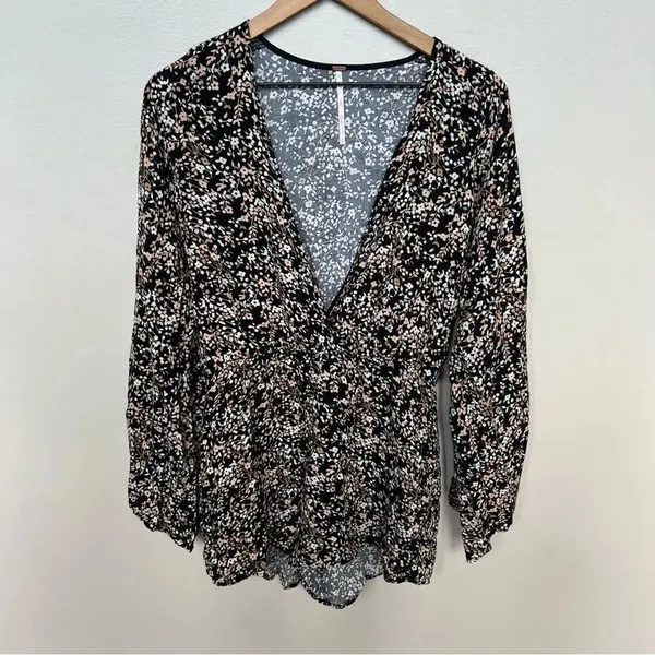 Free People Floral Romper Shorts Deep V-Neck Size Medium Black White Bell Sleeve - Image 2