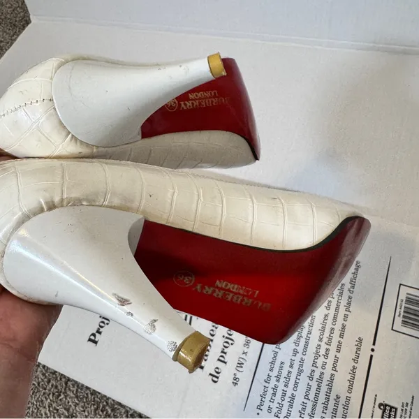 Burberry Vintage White Leather Pumps Heels Womens 5.5 Classic Preppy Luxury - Image 2
