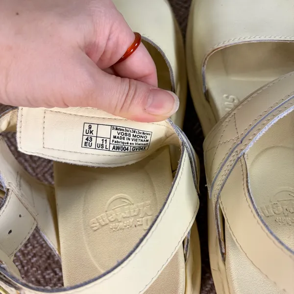 Dr Martens Voss Mono Women's Light Yellow Leather Sandals size US 11L Preppy GUC - Image 8