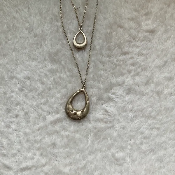 Double stranded Teardrop Necklace Gold - Image 2