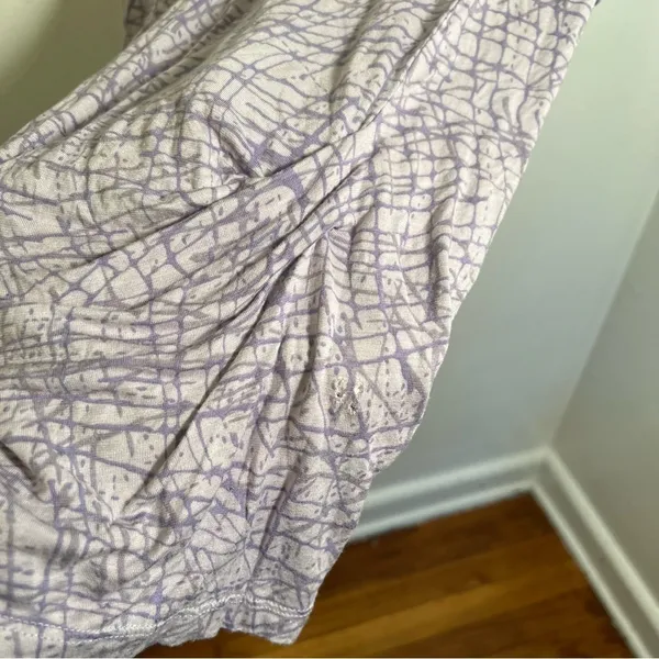New York & Co Streetwear V-Neck‎ T-Shirt Light Purple - Image 6