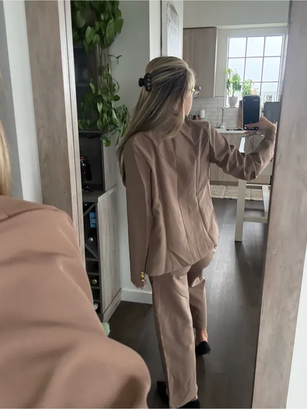 Tailored High-Waist Straight-Leg Pantsuit in Brown (Size Brown) - Image 2