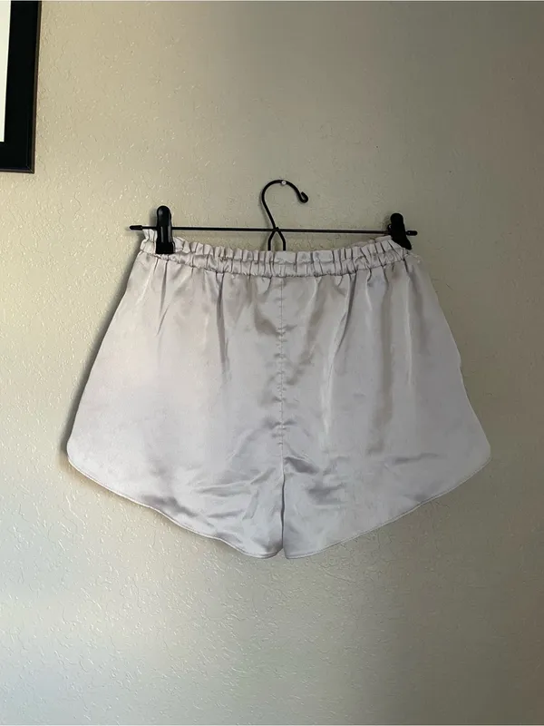 Abercrombie & Fitch Satin Sleep Shorts Size S Champagne Cream Flowy Fluttery - Image 6