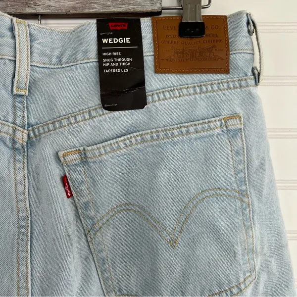 Levi's® High Rise Wedgie Straight Jean Size 32 - Image 5