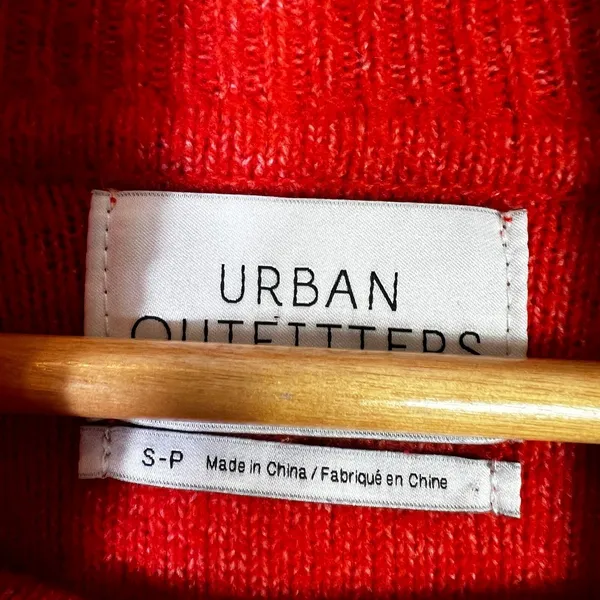 Urban Outfitters Cropped Turtleneck Marl Knit Sweater Red Modern Edgy Size S - Image 6
