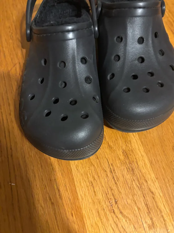 Dual comfort crocs black with fur lining Unisex M8 W10 - Image 8