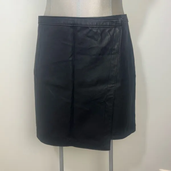 Abercrombie Faux Leather Wrap Front Mini Skirt Size Medium Black - Image 2