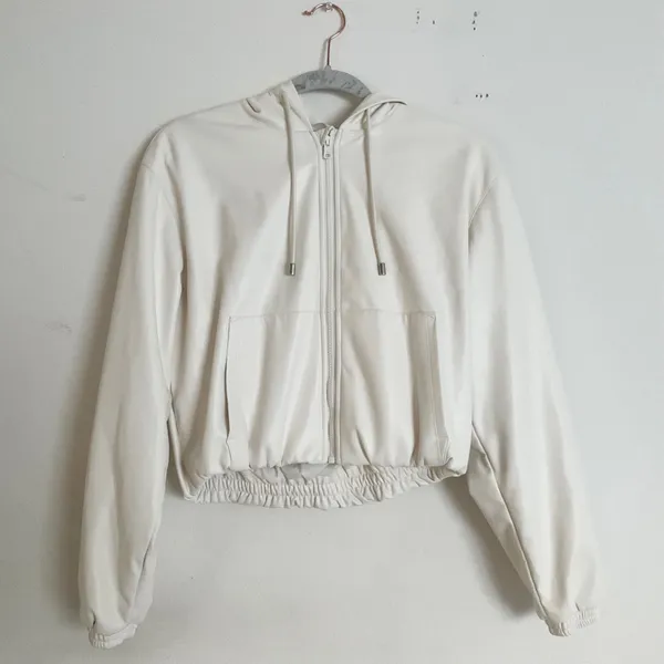 Alo Yoga Faux Leather Power Hour Full Zip Cropped Jacket Ivory XS - Image 7