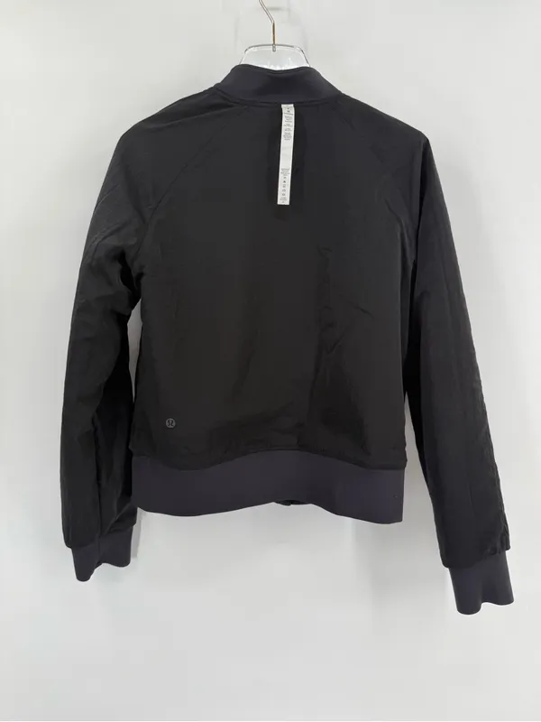 Lululemon reversible black Serene Travels Bomber size 8 - Image 3
