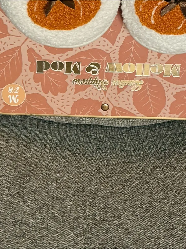 Mellow & Mod Women's Cream Pumpkin Detail Fall Fuzzy Slippers - size M (7-8) - Image 6