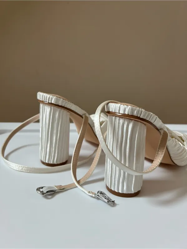 Women's Ivory Knot Front Block Heel Sandals White Size 7.5 - Image 2