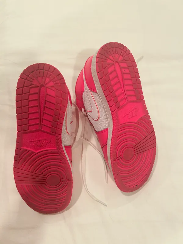 Nike Air Jordan 1 Hyper Pink - Image 4