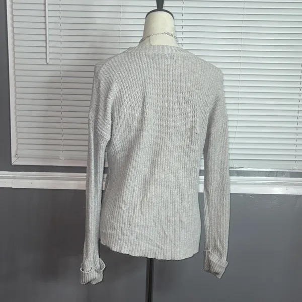 American Eagle Soft Gray Sweater - Image 5