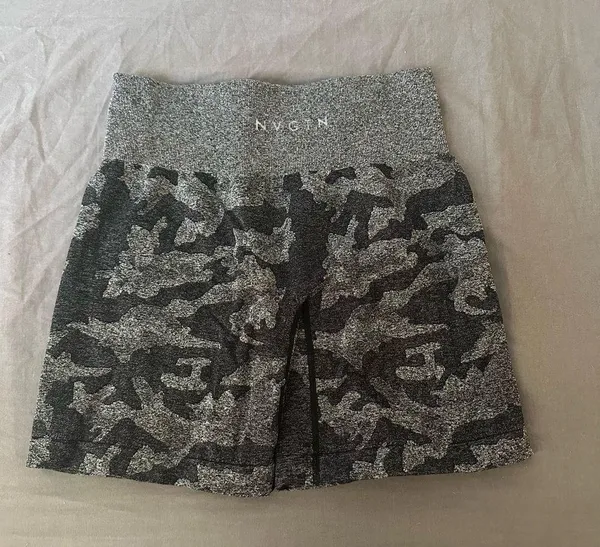 NWOT NVGTN Black Camo Seamless Shorts - Image 4
