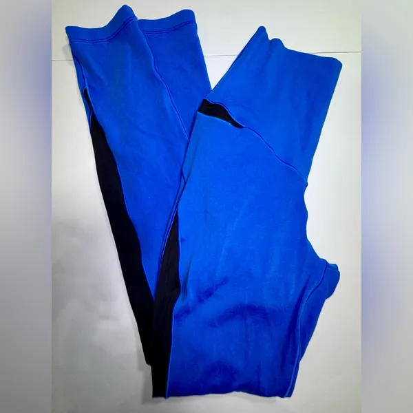 NWOT OFFLINE BY AERIE ruched booty lift leggings in blue and‎ black - size small - Image 2