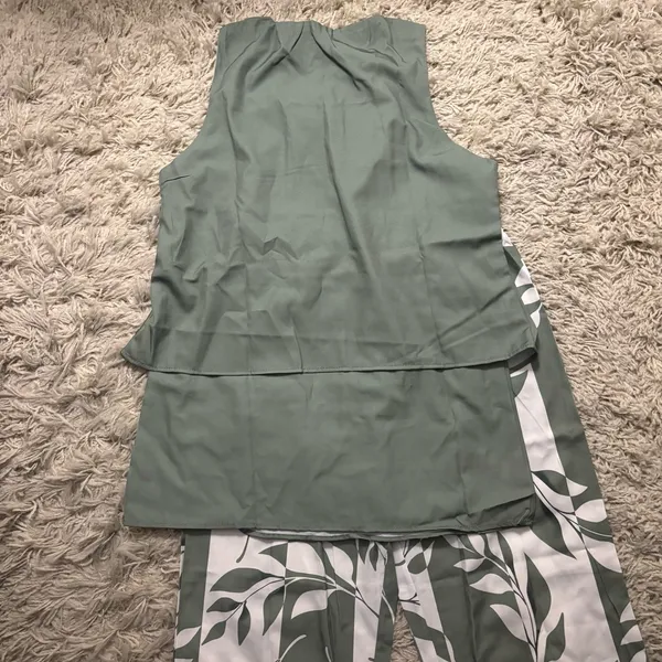 Green and White Leaf Print Pant Set Size S - Image 6