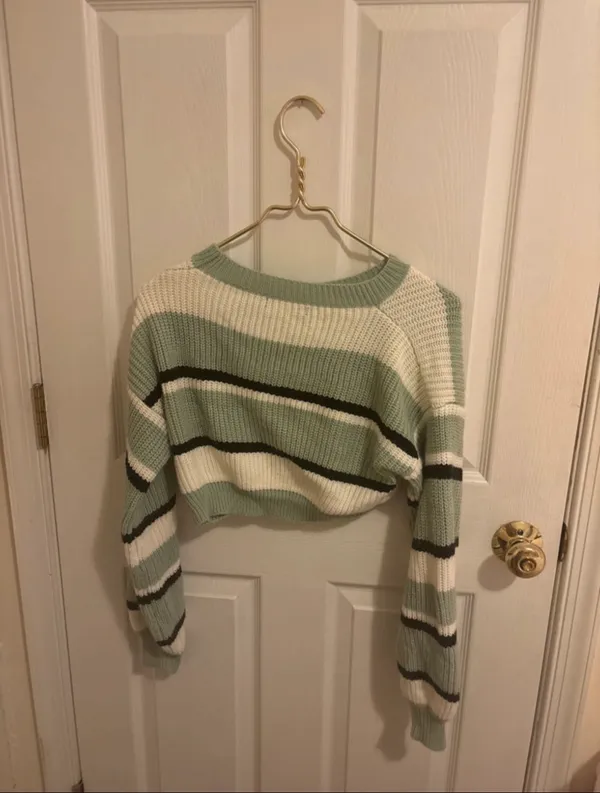Green striped cropped sweater - Image 2