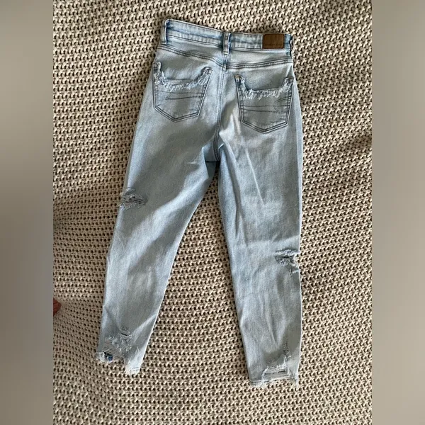 American Eagle destroyed mom denim - Image 3