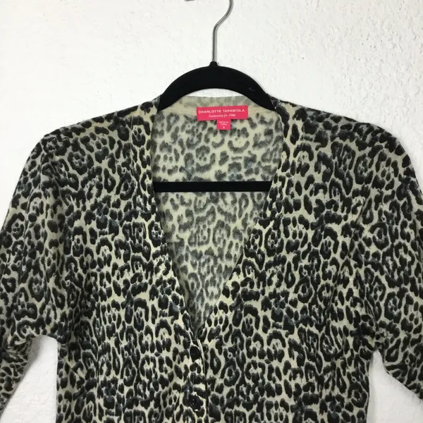 Charlotte Tarantola Anthropologie Women’s Cardigan Size S Animal Print Botton up. - Image 4