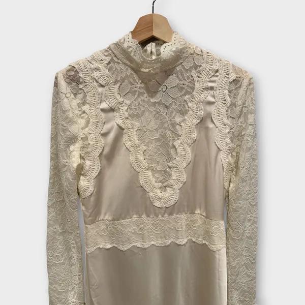 Elliatt Margot Lace Inset Long Sleeve Gown Size Medium - Image 11