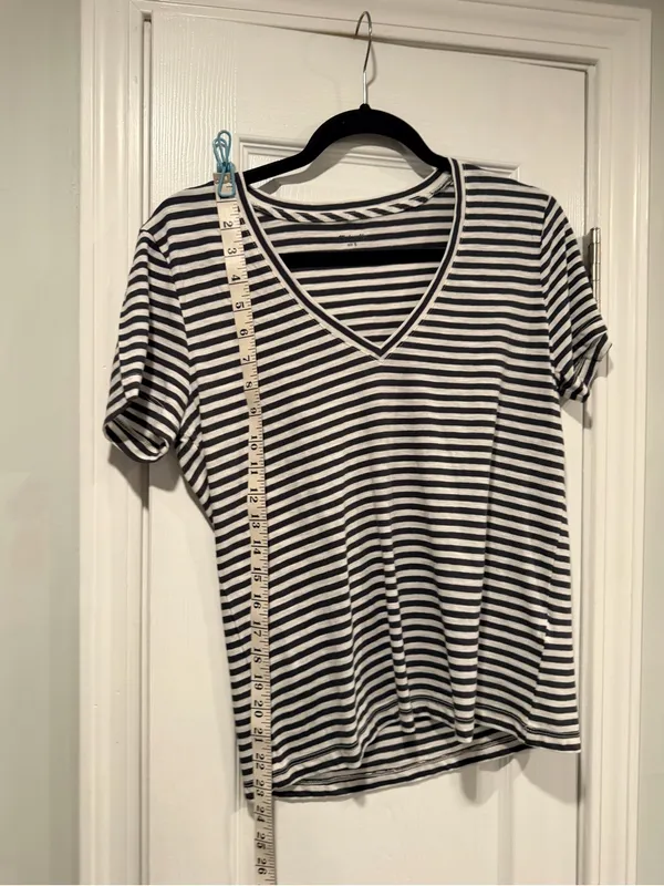 NWOT Madewell Size S Gray Stripe V Neck Short Sleeve Slub Cotton Tee Shirt - Image 5
