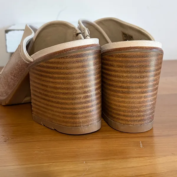 Sorel Joanie II Mule Tan Metallic Rose Gold Leather Block Heel Sandals NL3578 - Image 5