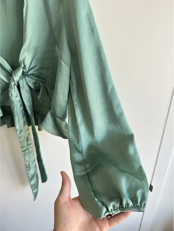 Sage The Label Satin Tie Front Crop Blouse Sage Green Long Sleeve Size L - Image 3