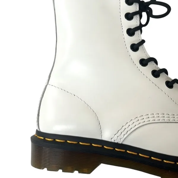 Like New Dr. Martens 1460 Smooth Leather Lace-Up Boots White Size 7 Retail $170 - Image 5