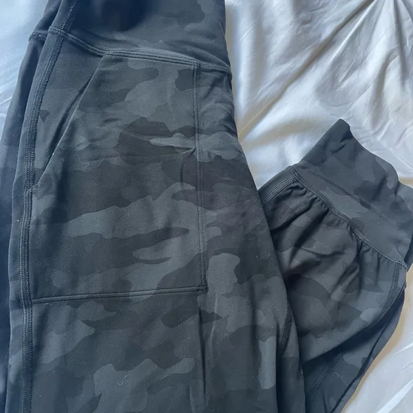 Lululemon Align joggers - Image 4
