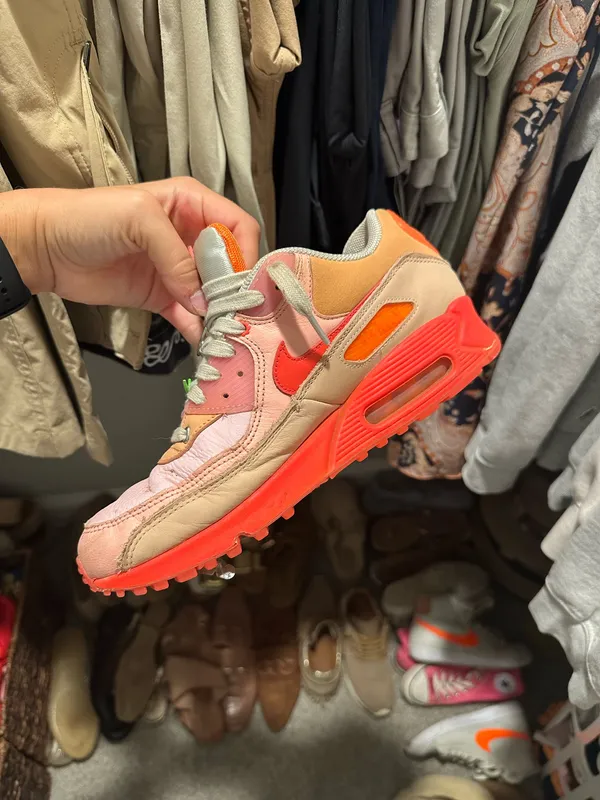 Nike Women’s Shoes 10 Air Max - Image 2